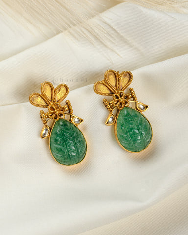 Gold Polish Antique Kundan Studs With Jade Carved Stone CHE1520