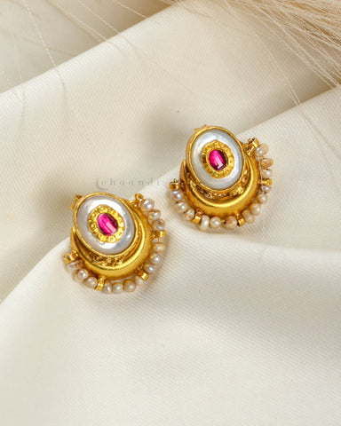 Gold Polish Mother Of Pearl Kundan Inlay Earrings With Pearls CHE1524