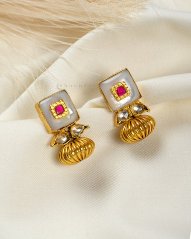 Gold Polish Mother Of Pearl Kundan Inlay Earrings CHE1510